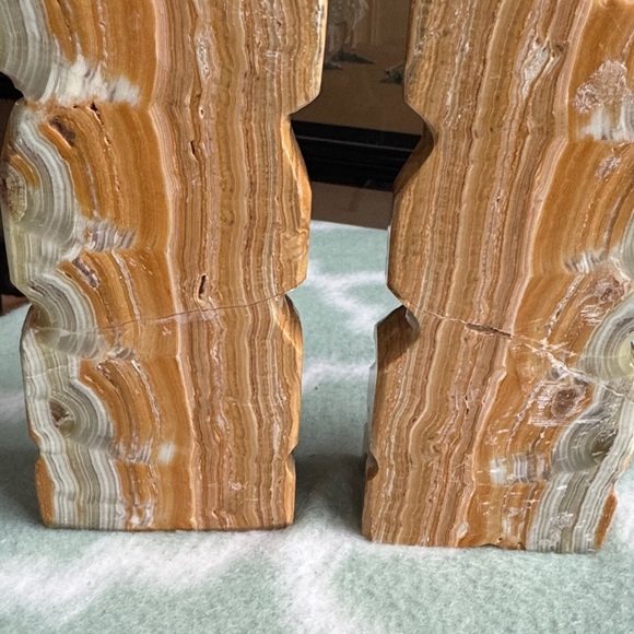 Carved Stone Bookends - Brown and Cream tribal figures - Picture 6 of 9